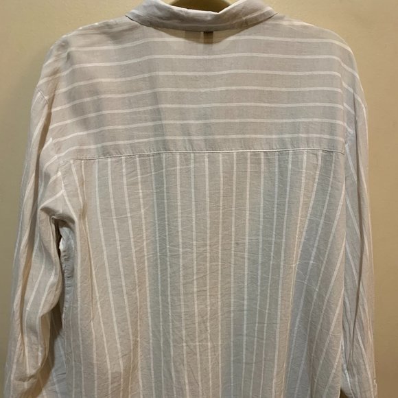 H&M shirt - Picture 2 of 3